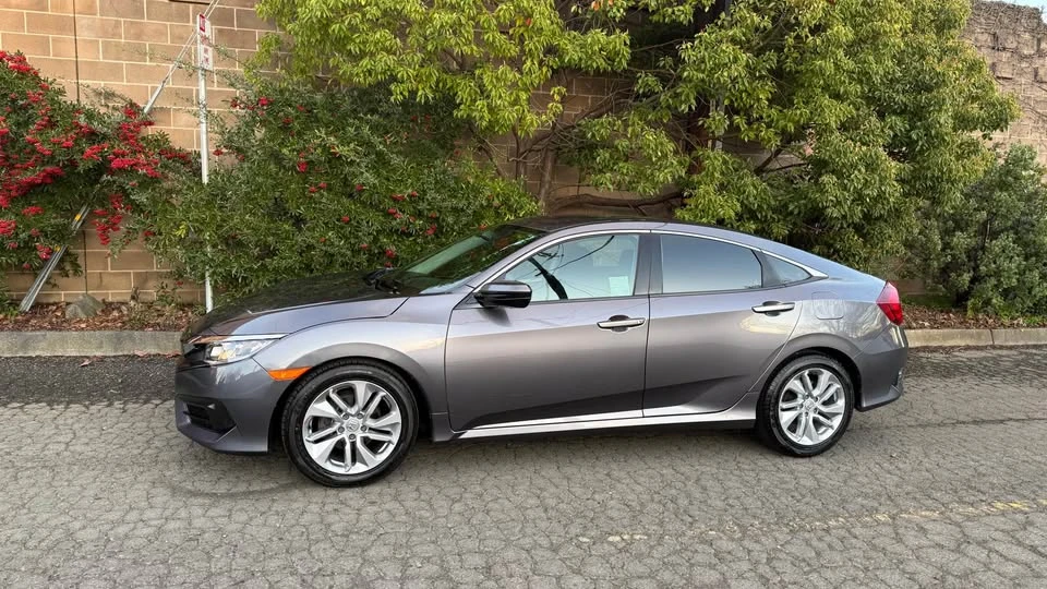2016 Honda Civic 10th Gen - Image 12 of 20