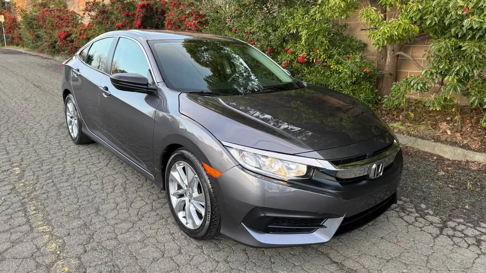 2016 Honda Civic 10th Gen - Image 17 of 20