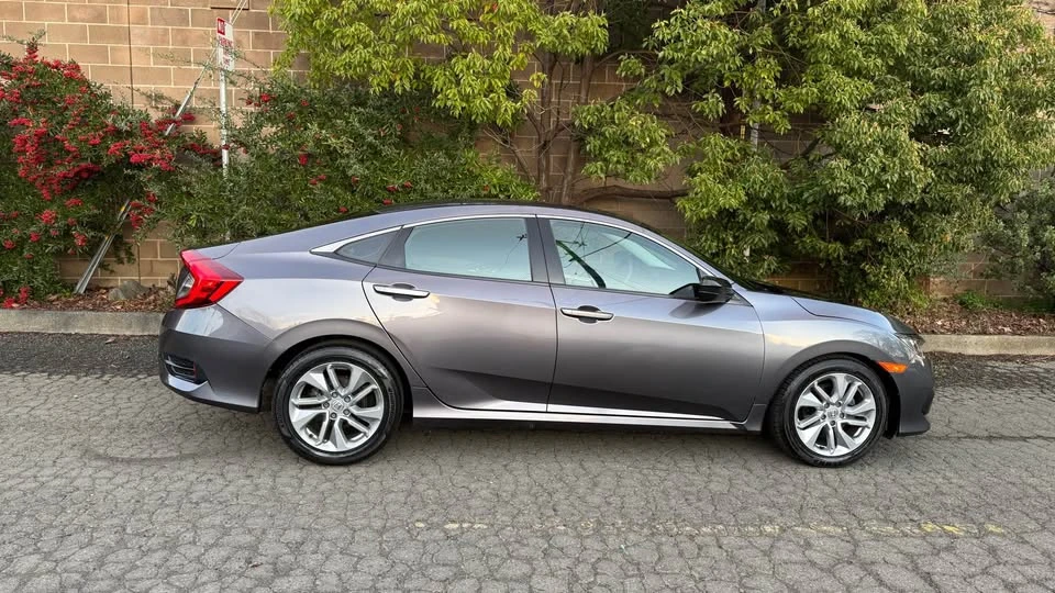 2016 Honda Civic 10th Gen - Image 3 of 20