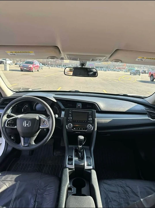 2016 Honda Civic 10th Gen - Image 9 of 11