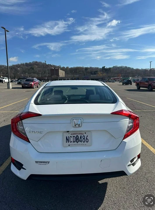 2016 Honda Civic 10th Gen - Image 7 of 11