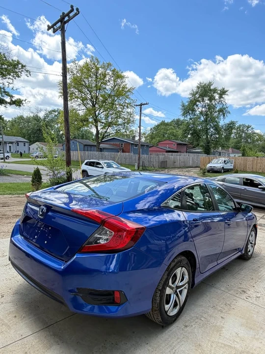 2016 Honda Civic 10th Gen - Image 3 of 9