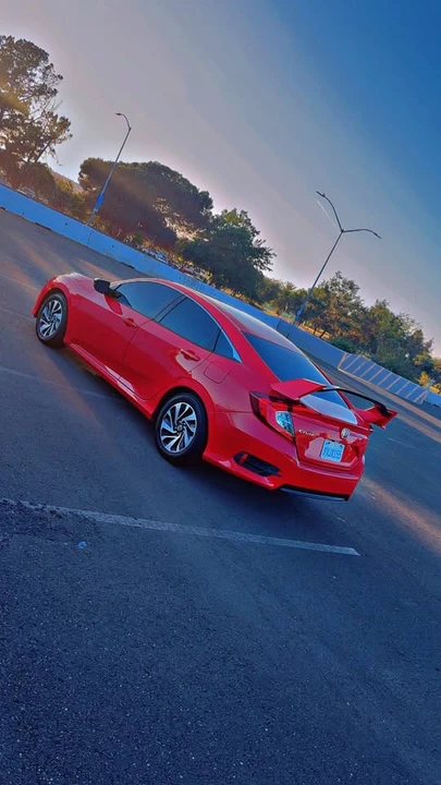 2016 Honda Civic 10th Gen - Image 4 of 13