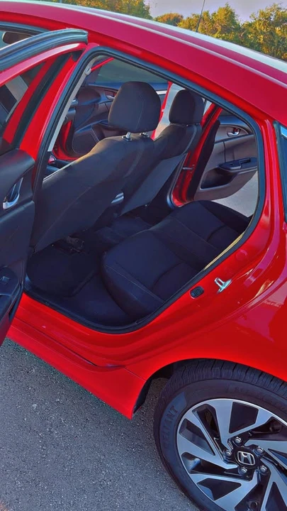 2016 Honda Civic 10th Gen - Image 11 of 13