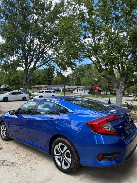 2016 Honda Civic 10th Gen - Image 7 of 9