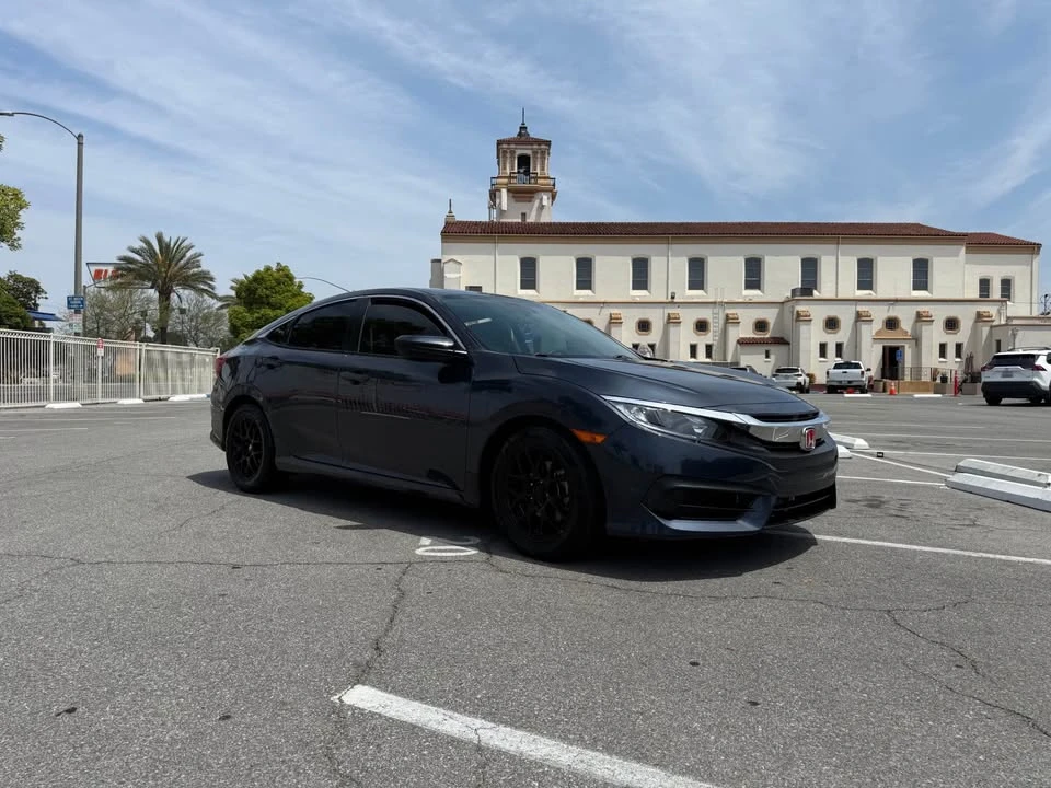 2016 Honda Civic 10th Gen - Image 8 of 15