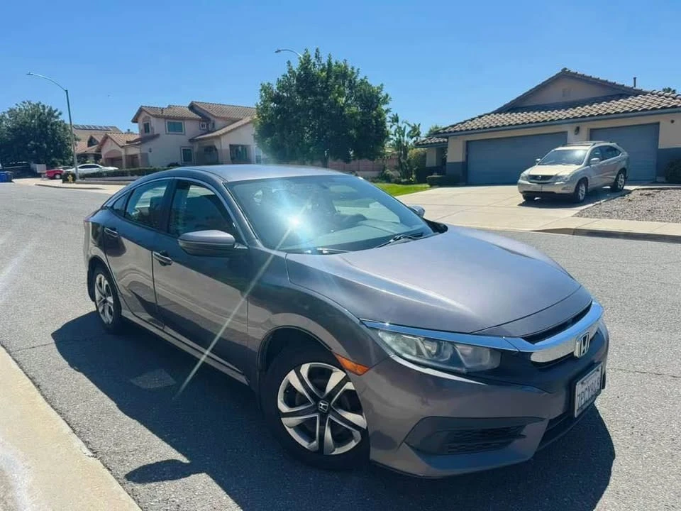 2016 Honda Civic 10th Gen - Image 2 of 8