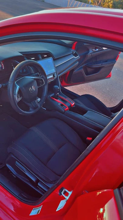 2016 Honda Civic 10th Gen - Image 10 of 13