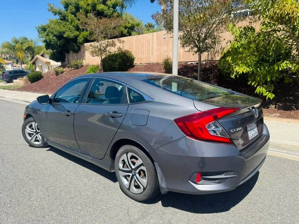2016 Honda Civic 10th Gen - Image 3 of 8