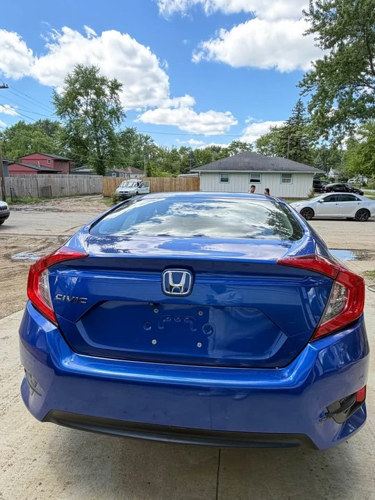 2016 Honda Civic 10th Gen - Image 4 of 9