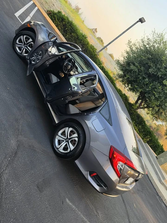 2016 Honda Civic 10th Gen - Image 4 of 20