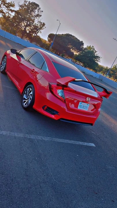 2016 Honda Civic 10th Gen - Image 5 of 13