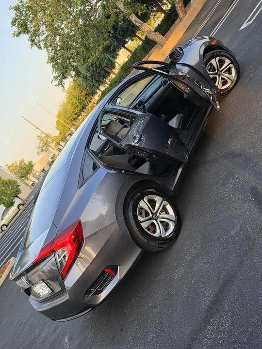 2016 Honda Civic 10th Gen - Image 17 of 20