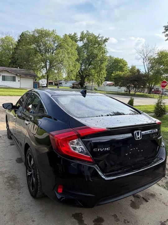 2016 Honda Civic 10th Gen - Image 9 of 9