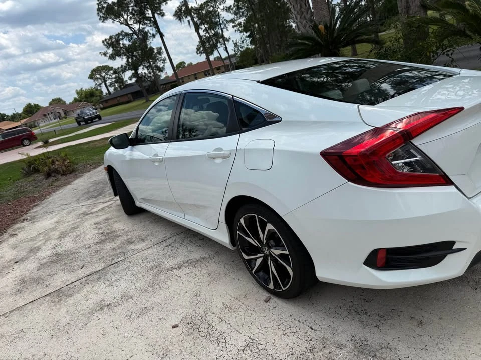2016 Honda Civic 10th Gen - Image 4 of 6