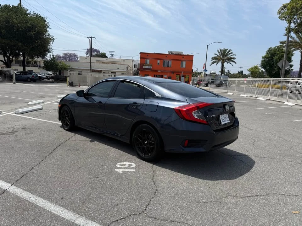2016 Honda Civic 10th Gen - Image 9 of 19