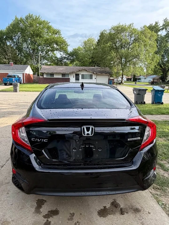2016 Honda Civic 10th Gen - Image 4 of 9