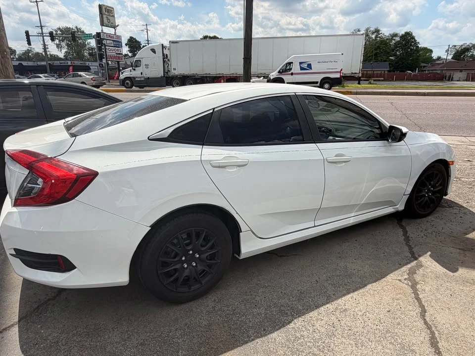 2016 Honda Civic 10th Gen - Image 3 of 10