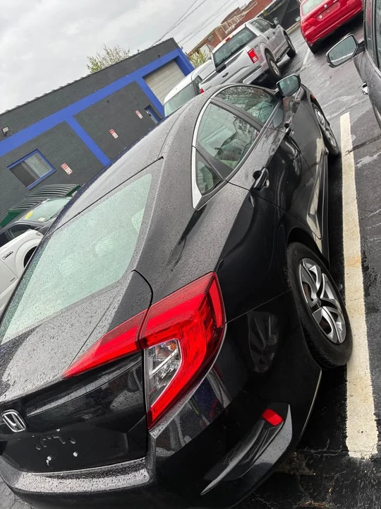 2016 Honda Civic 10th Gen - Image 5 of 7