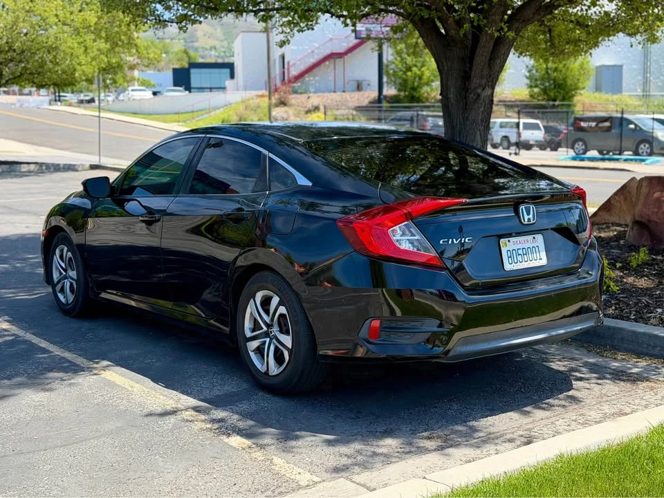 2016 Honda Civic 10th Gen - Image 6 of 19