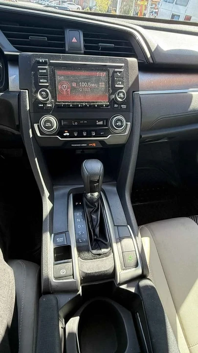 2016 Honda Civic 10th Gen - Image 12 of 20