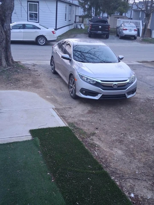 2016 Honda Civic 10th Gen - Image 2 of 4