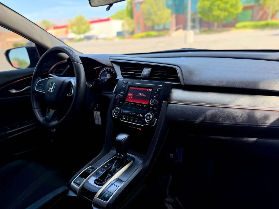 2016 Honda Civic 10th Gen - Image 18 of 19
