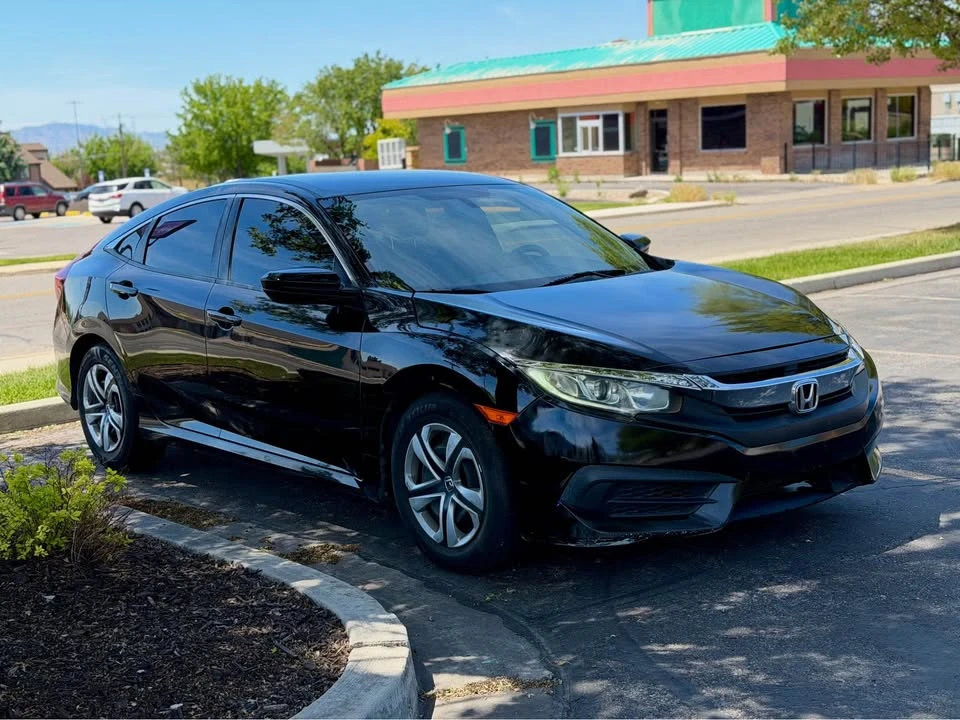 2016 Honda Civic 10th Gen - Image 16 of 19