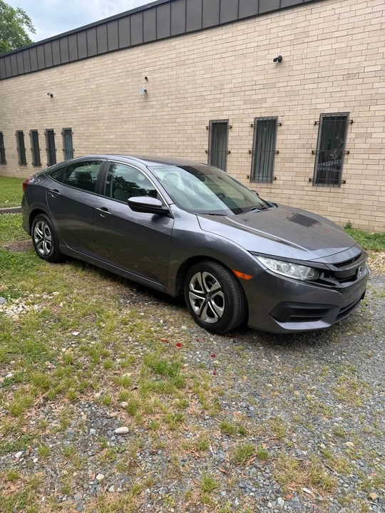 2016 Honda Civic 10th Gen - Image 5 of 11
