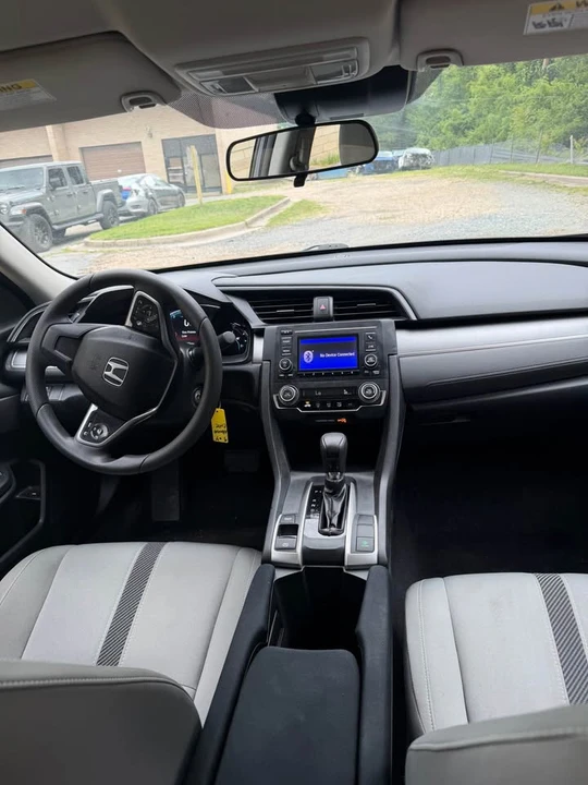 2016 Honda Civic 10th Gen - Image 6 of 11