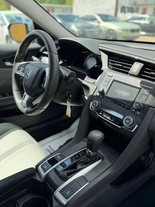 2016 Honda Civic 10th Gen - Image 13 of 16