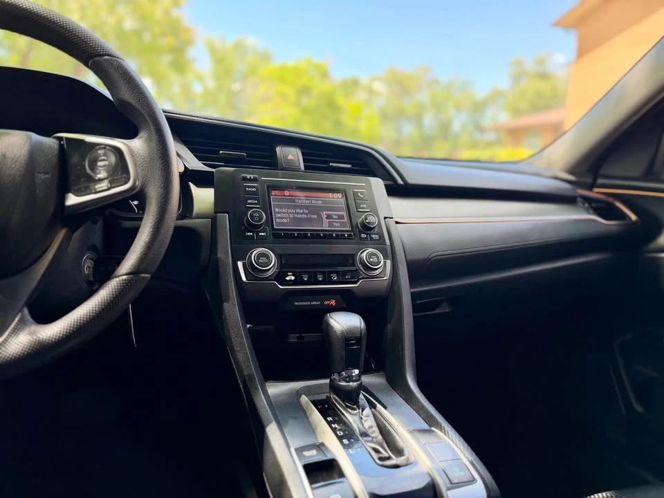 2016 Honda Civic 10th Gen - Image 4 of 17