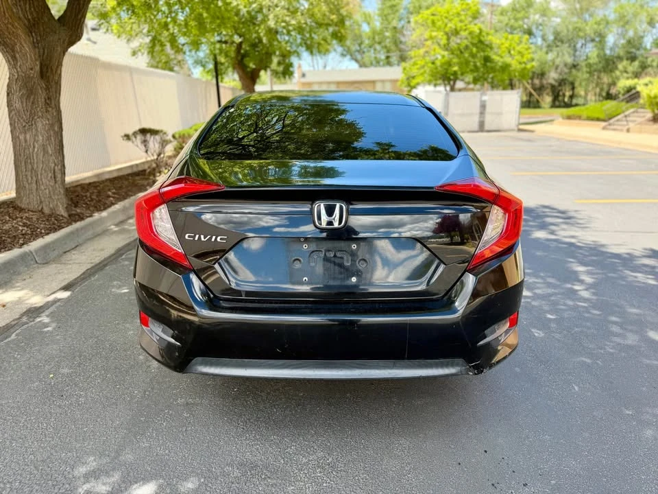 2016 Honda Civic 10th Gen - Image 7 of 17