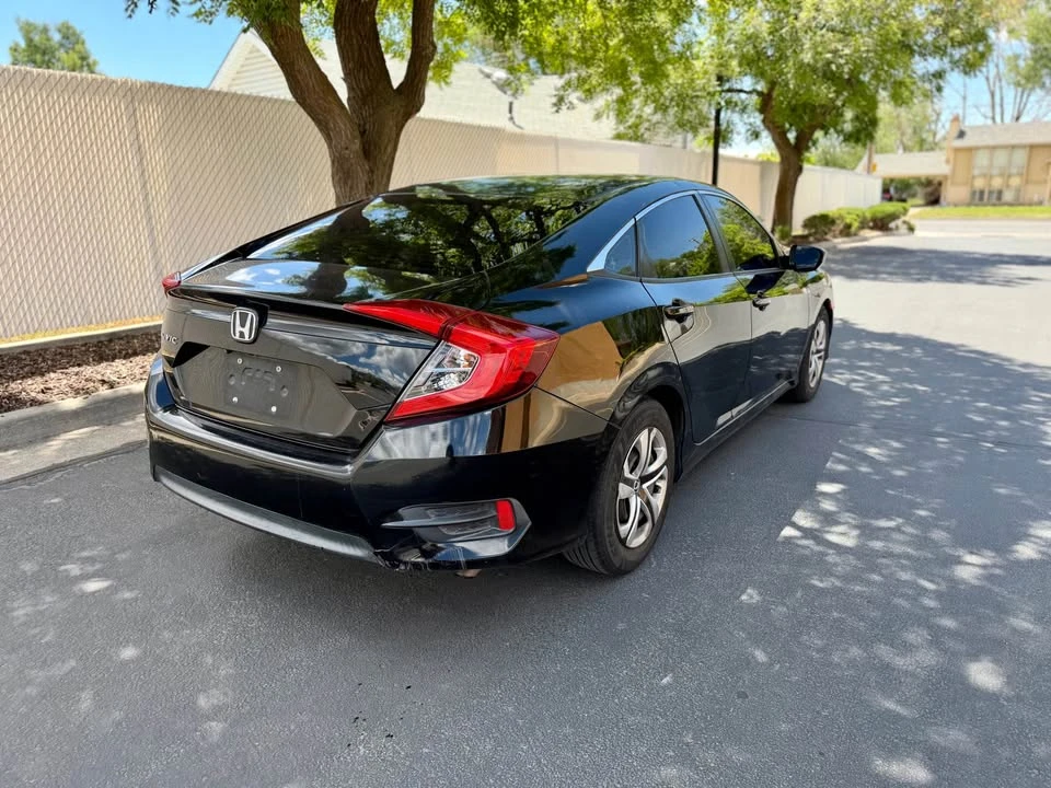 2016 Honda Civic 10th Gen - Image 11 of 17