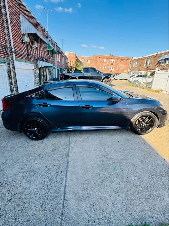 2016 Honda Civic 10th Gen - Image 16 of 19