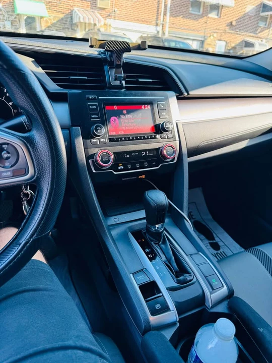 2016 Honda Civic 10th Gen - Image 9 of 19