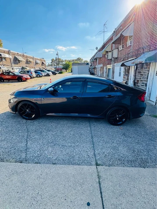 2016 Honda Civic 10th Gen - Image 6 of 19