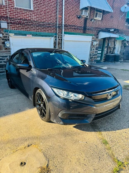 2016 Honda Civic 10th Gen - Image 2 of 19