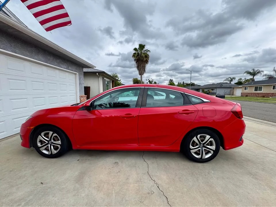 2016 Honda Civic 10th Gen - Image 10 of 20