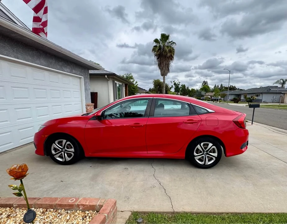 2016 Honda Civic 10th Gen - Image 13 of 20