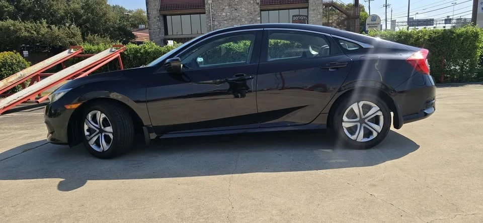 2016 Honda Civic 10th Gen - Image 5 of 14