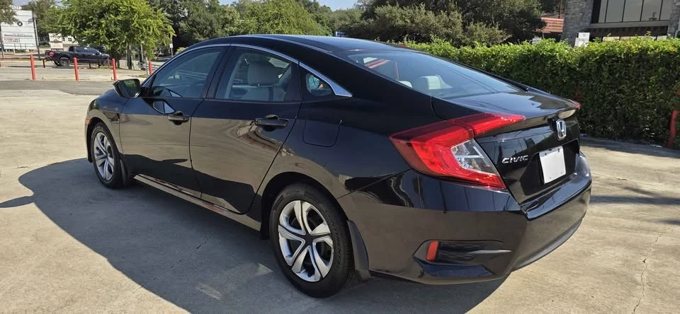 2016 Honda Civic 10th Gen - Image 8 of 14