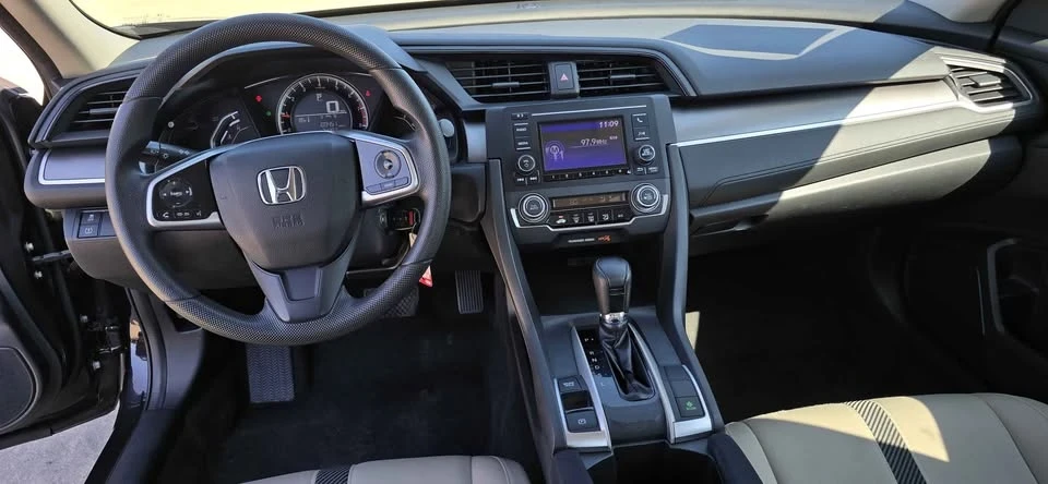 2016 Honda Civic 10th Gen - Image 9 of 14