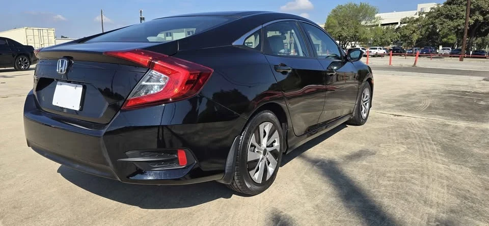 2016 Honda Civic 10th Gen - Image 7 of 14