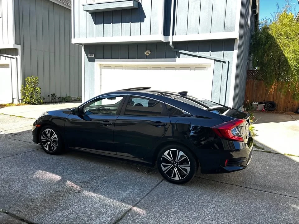 2016 Honda Civic 10th Gen - Image 5 of 9