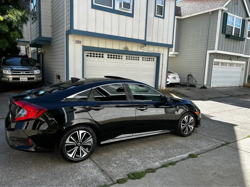 2016 Honda Civic 10th Gen - Image 4 of 9