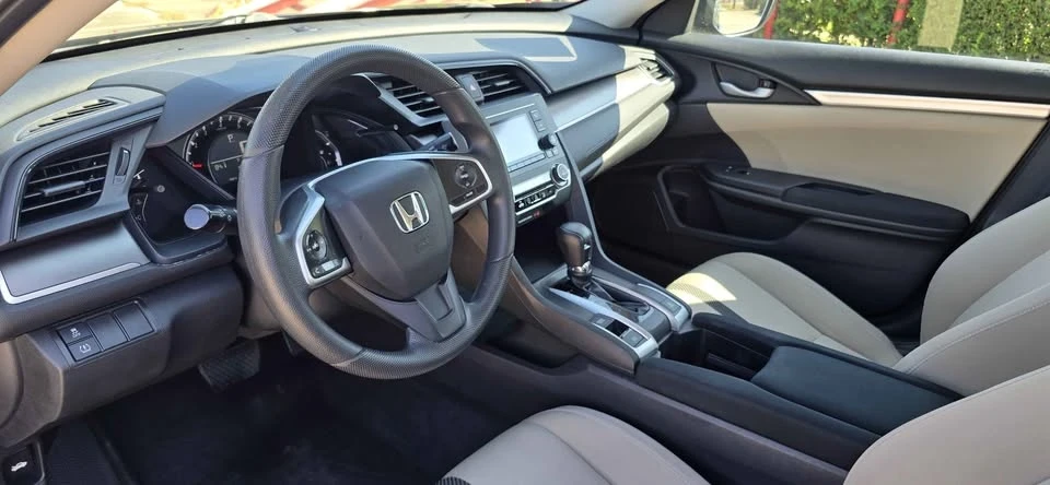 2016 Honda Civic 10th Gen - Image 10 of 14