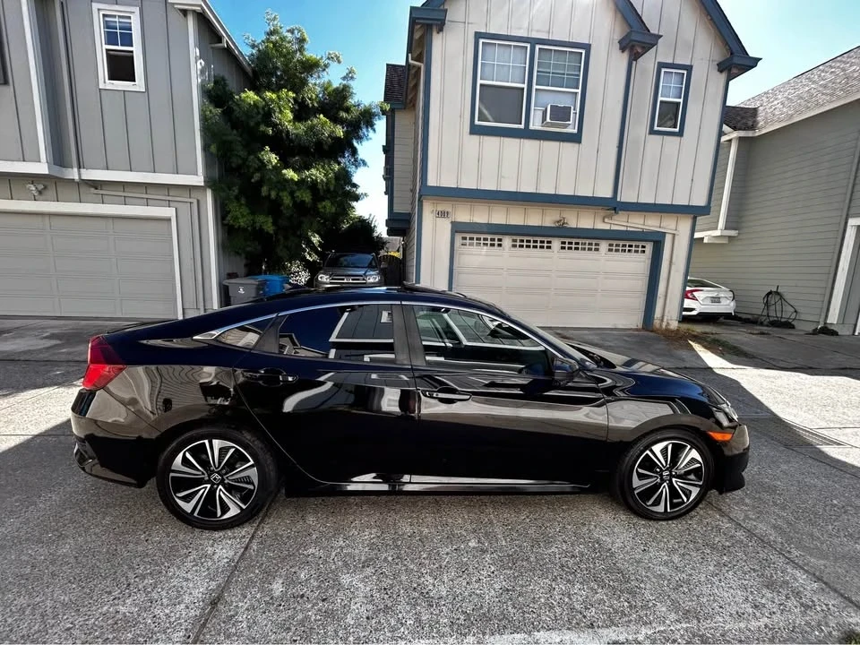 2016 Honda Civic 10th Gen - Image 3 of 9