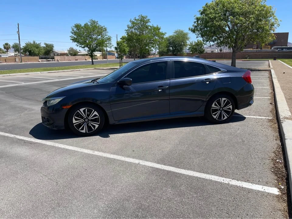2016 Honda Civic 10th Gen - Image 4 of 10