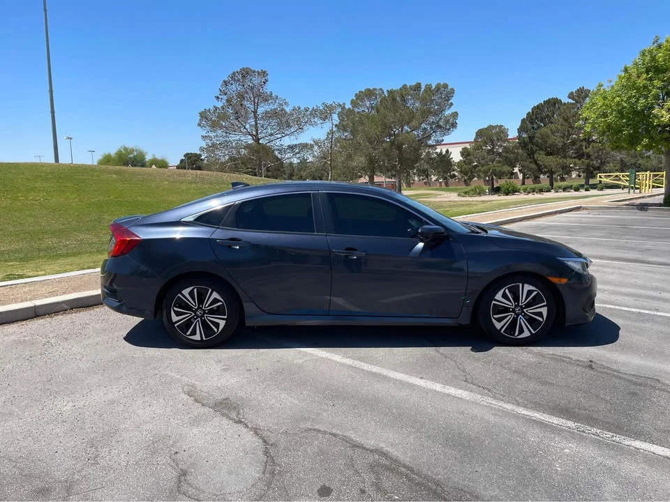 2016 Honda Civic 10th Gen - Image 6 of 10